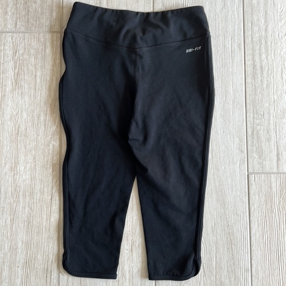 Nike Dri-Fit Capris - Picture 4 of 5